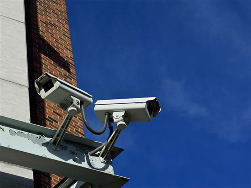 Cách đầu phun PoE cung cấp năng lượng và mạng cho camera